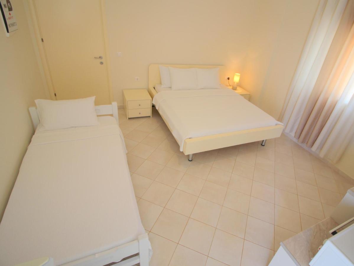 Sunset Apartments Berdenesh Sarandë Exterior foto